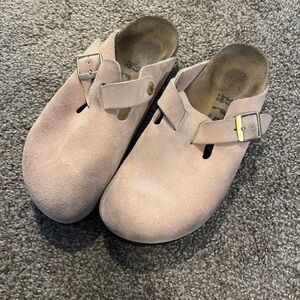 Birkenstock Boston Clogs in Light Rose